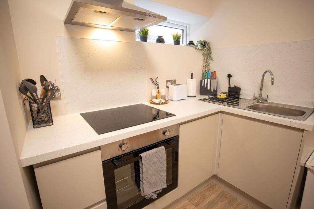 Treetop View Cosy Getaway In Eastbourne, Free Parking, Short And Long Stays, Habitación foto